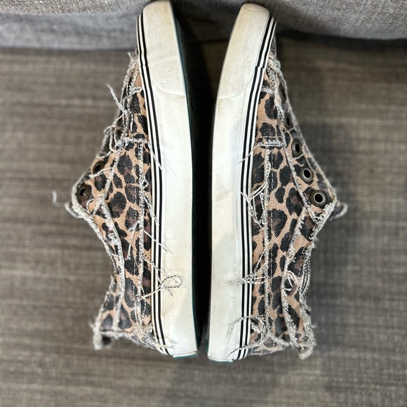Blowfish Ladies Slip on animal print fashion sneakers, Size 7 - Picture 6 of 9